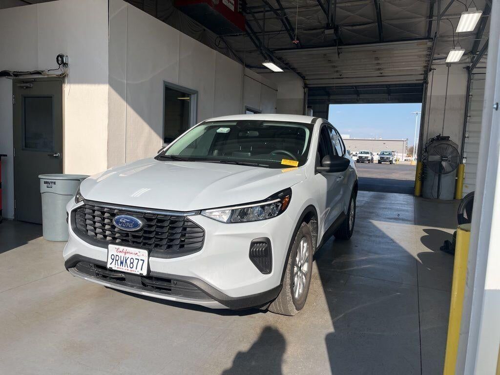 2025 FORD Escape