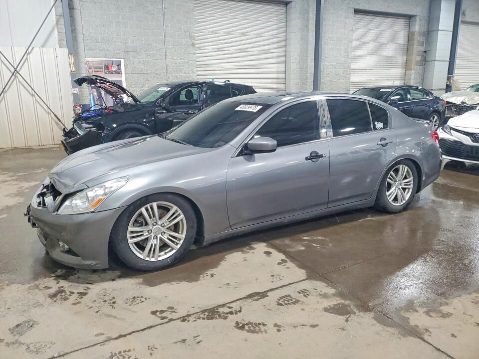 2013 INFINITI G37