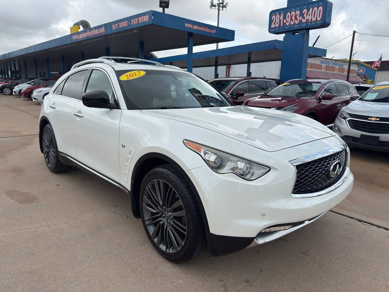 2017 INFINITI QX70