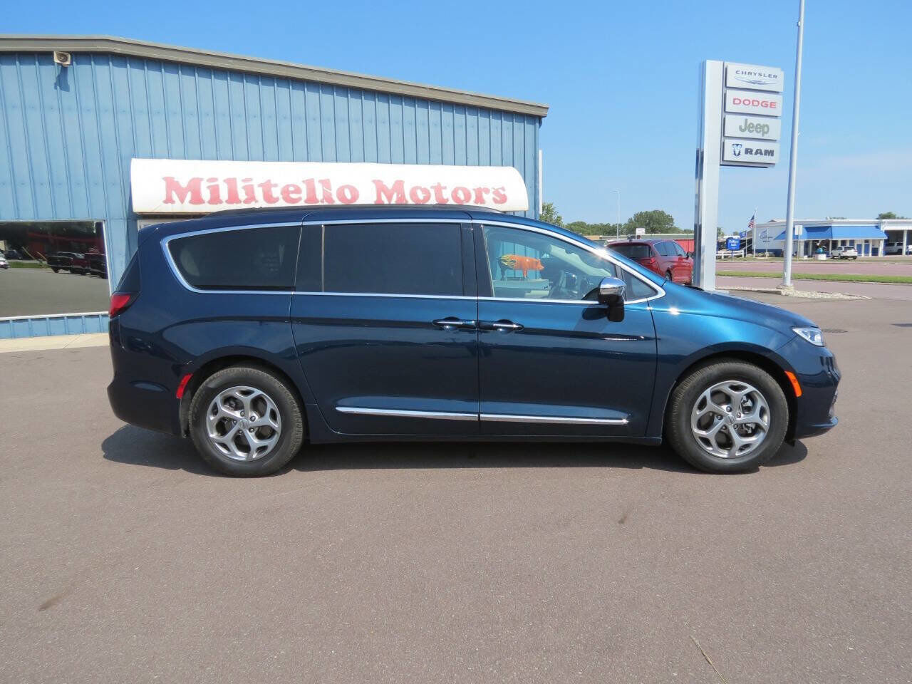 2024 CHRYSLER Pacifica