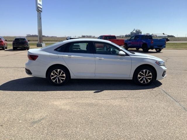 2022 VOLKSWAGEN Jetta