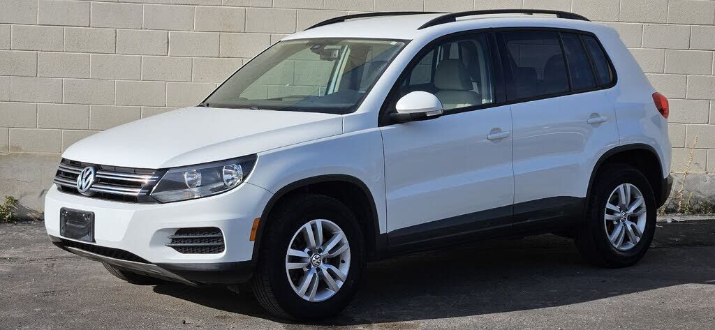2017 VOLKSWAGEN Tiguan