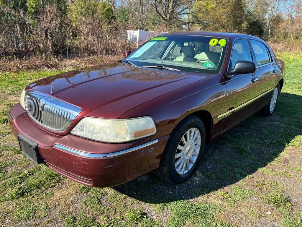 2004 LINCOLN Town Car