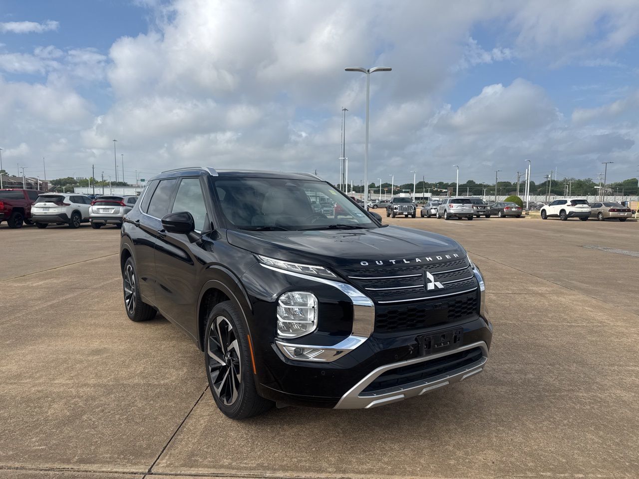 2023 MITSUBISHI Outlander