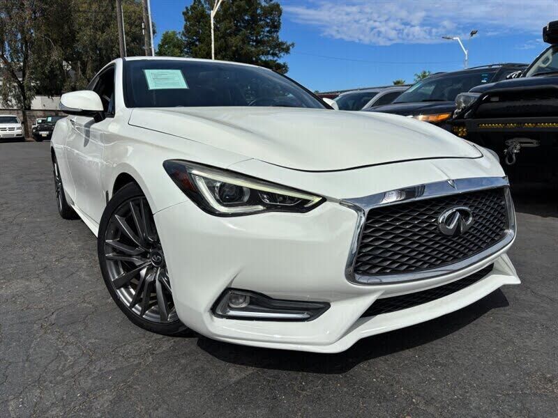 2017 INFINITI Q60