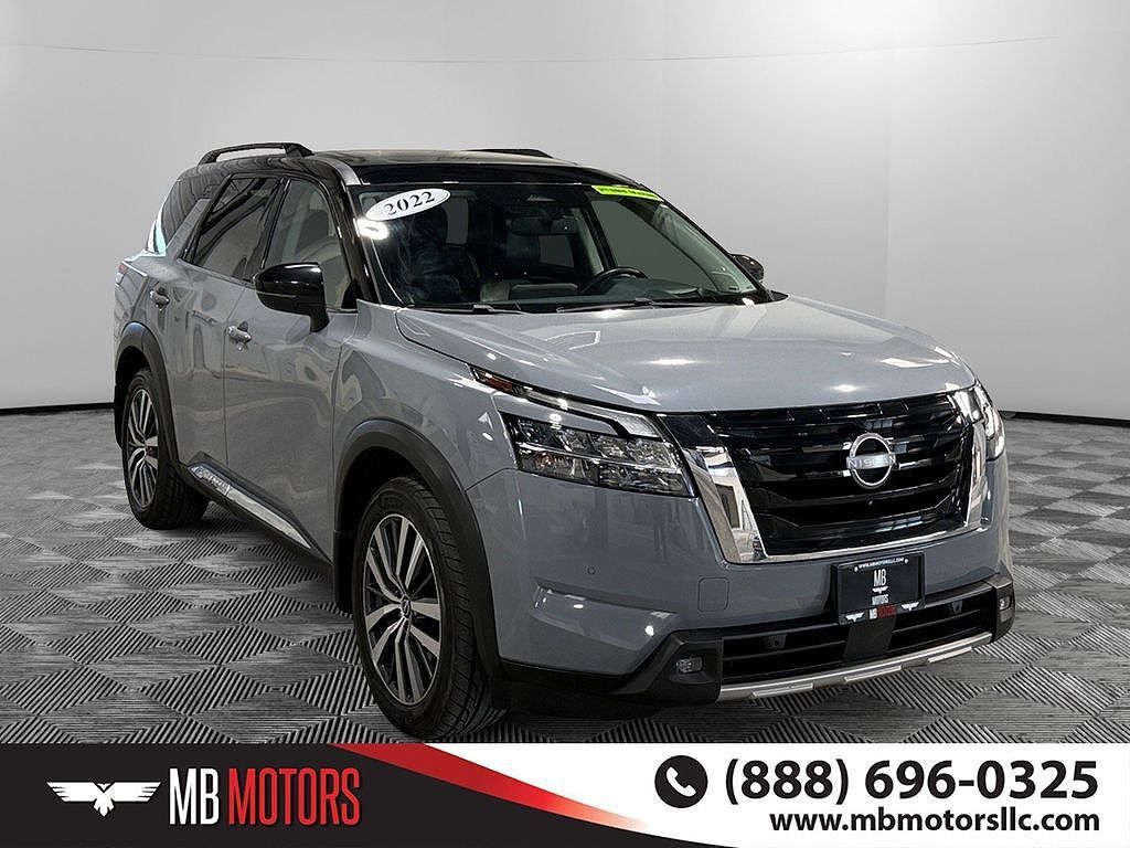 2022 NISSAN Pathfinder