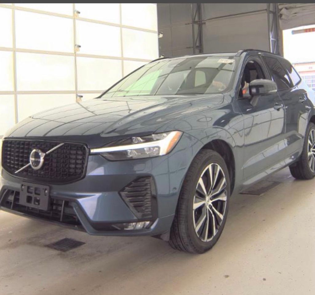 2023 VOLVO XC60