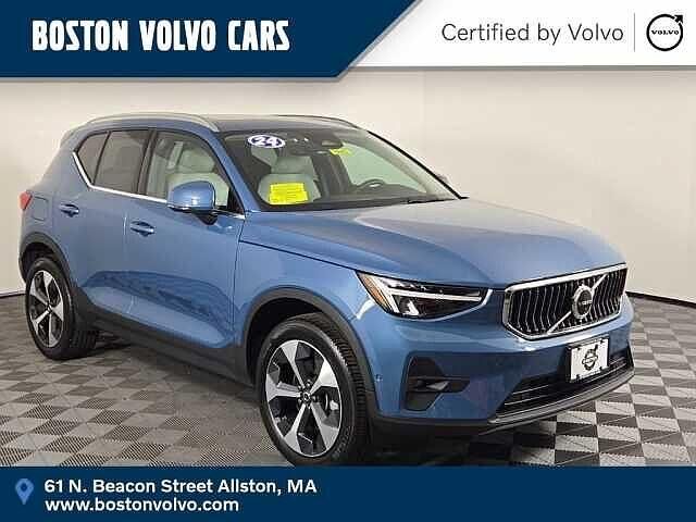 2024 VOLVO XC40
