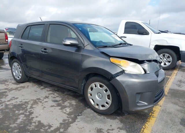 2010 TOYOTA SCION