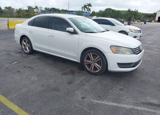 2014 VOLKSWAGEN Passat
