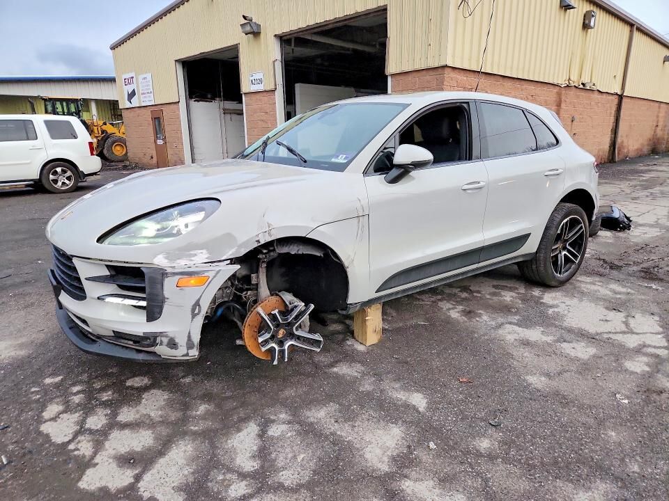 2019 PORSCHE Macan