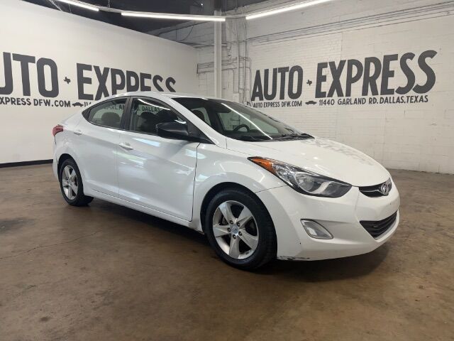 2012 HYUNDAI Elantra