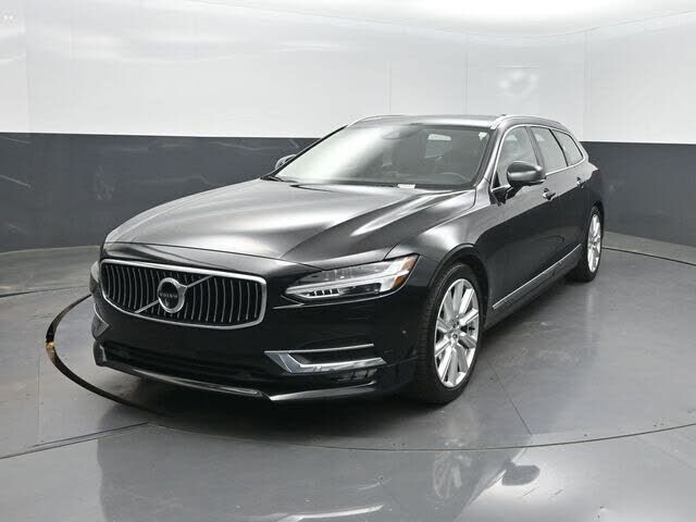 2019 VOLVO V90