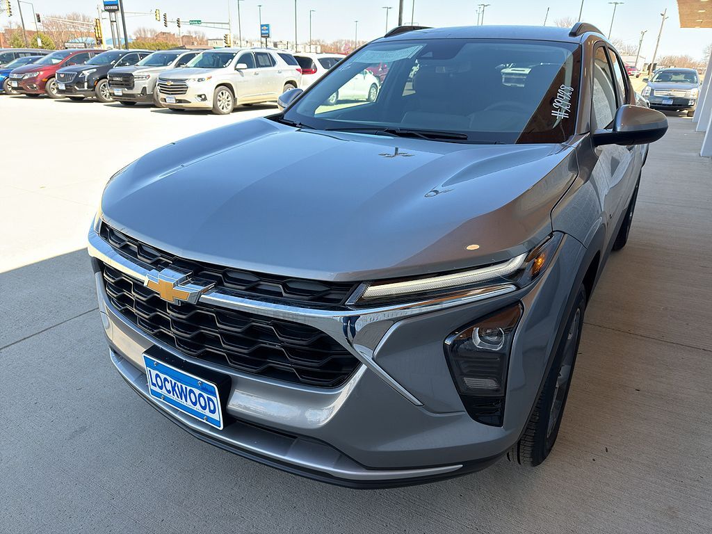 2026 CHEVROLET Trax