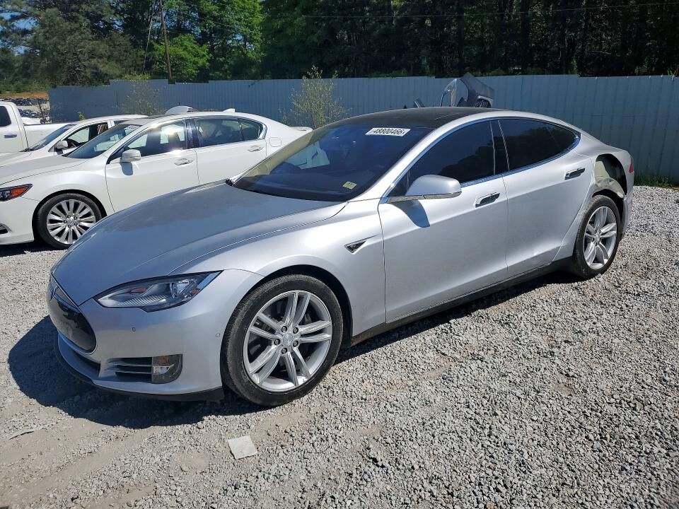 2015 TESLA Model S