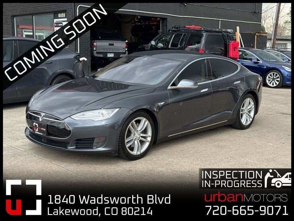 2015 TESLA Model S