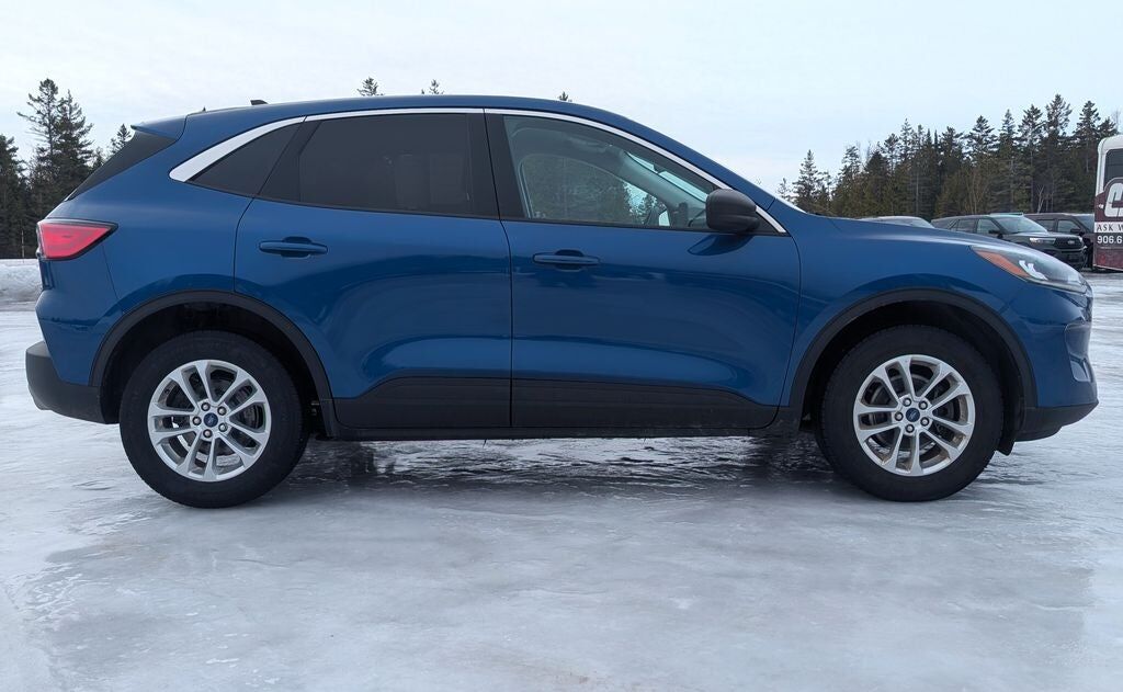 2022 FORD Escape