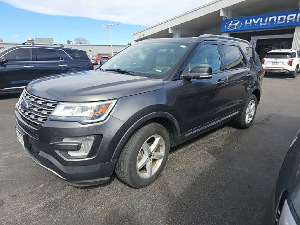 2017 FORD Explorer