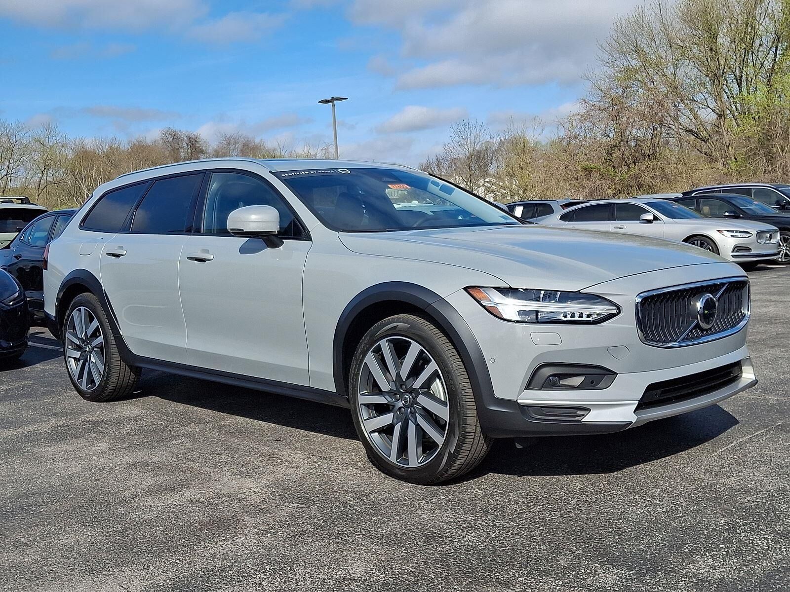 2025 VOLVO V90CC