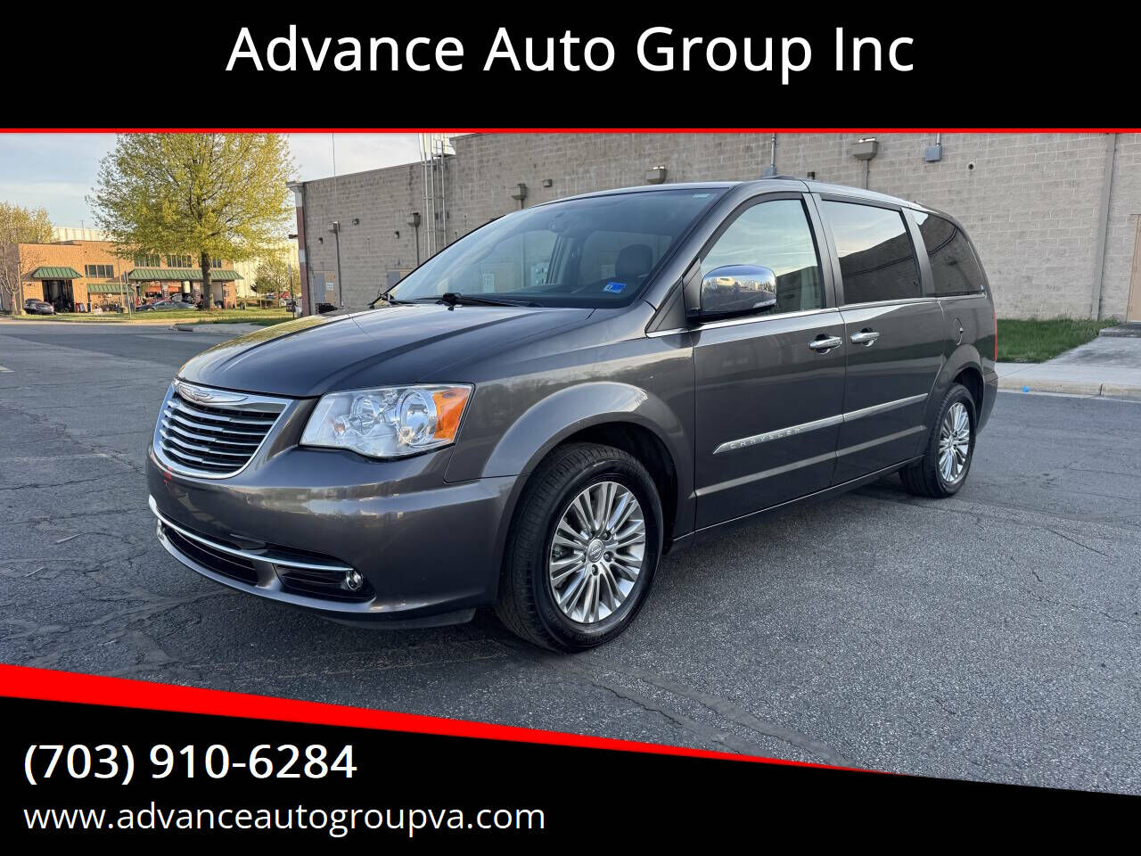 2015 CHRYSLER Town and Country