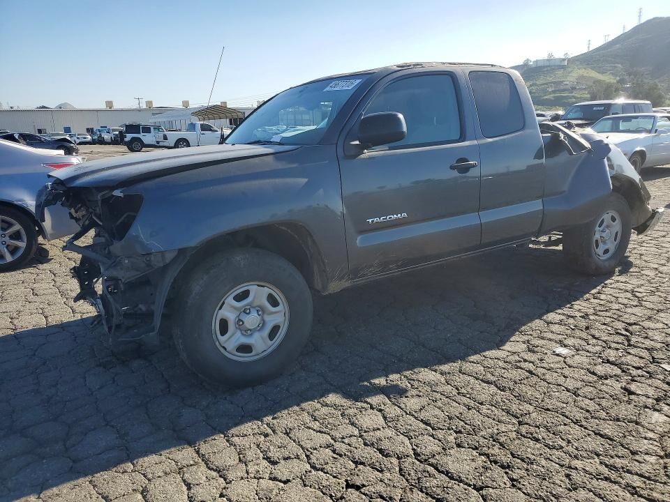 2010 TOYOTA Tacoma