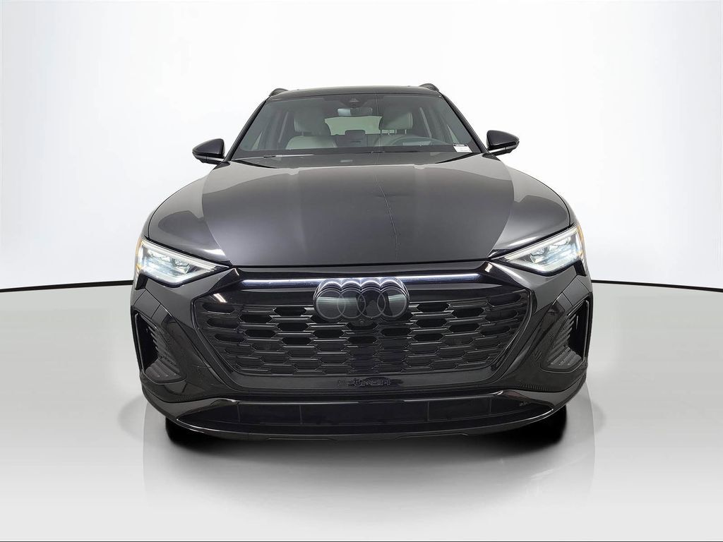 2024 Audi Q8