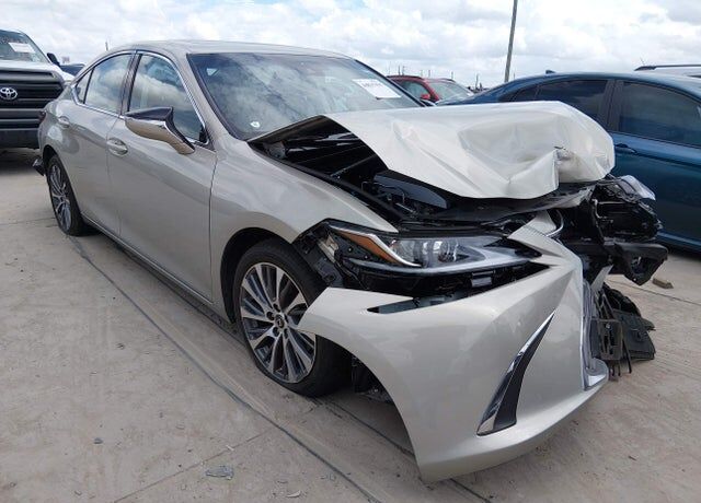 2021 LEXUS ES