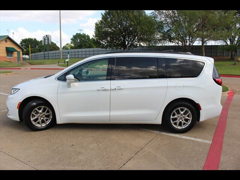 2022 CHRYSLER Pacifica