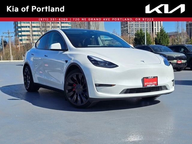 2024 TESLA Model Y