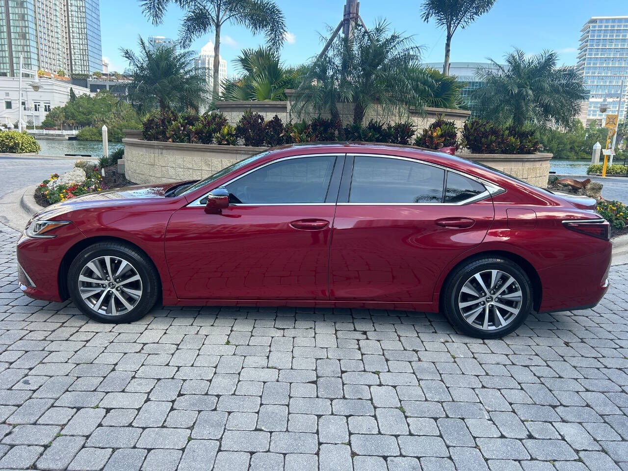 2021 LEXUS ES