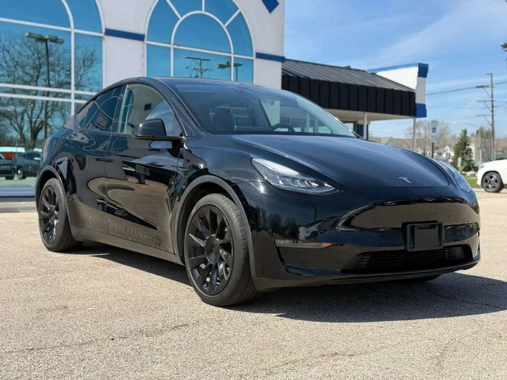 2022 TESLA Model Y