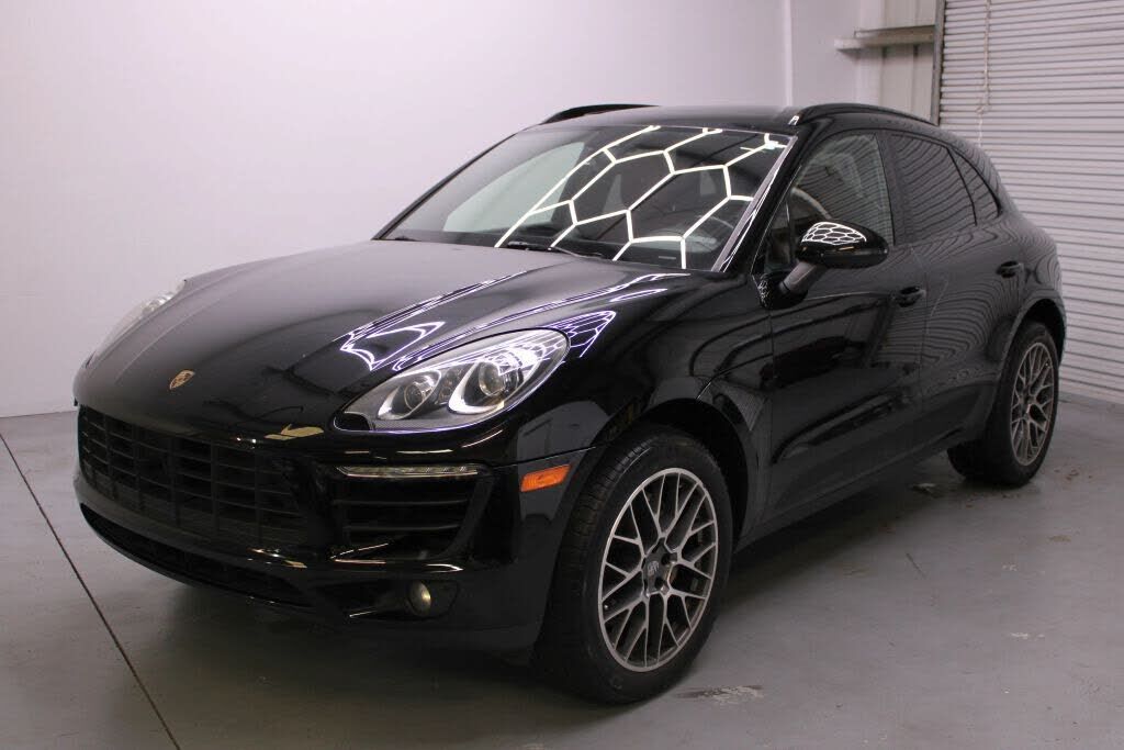 2018 PORSCHE Macan