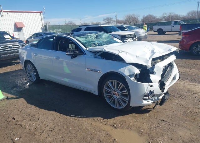 2015 JAGUAR XJ