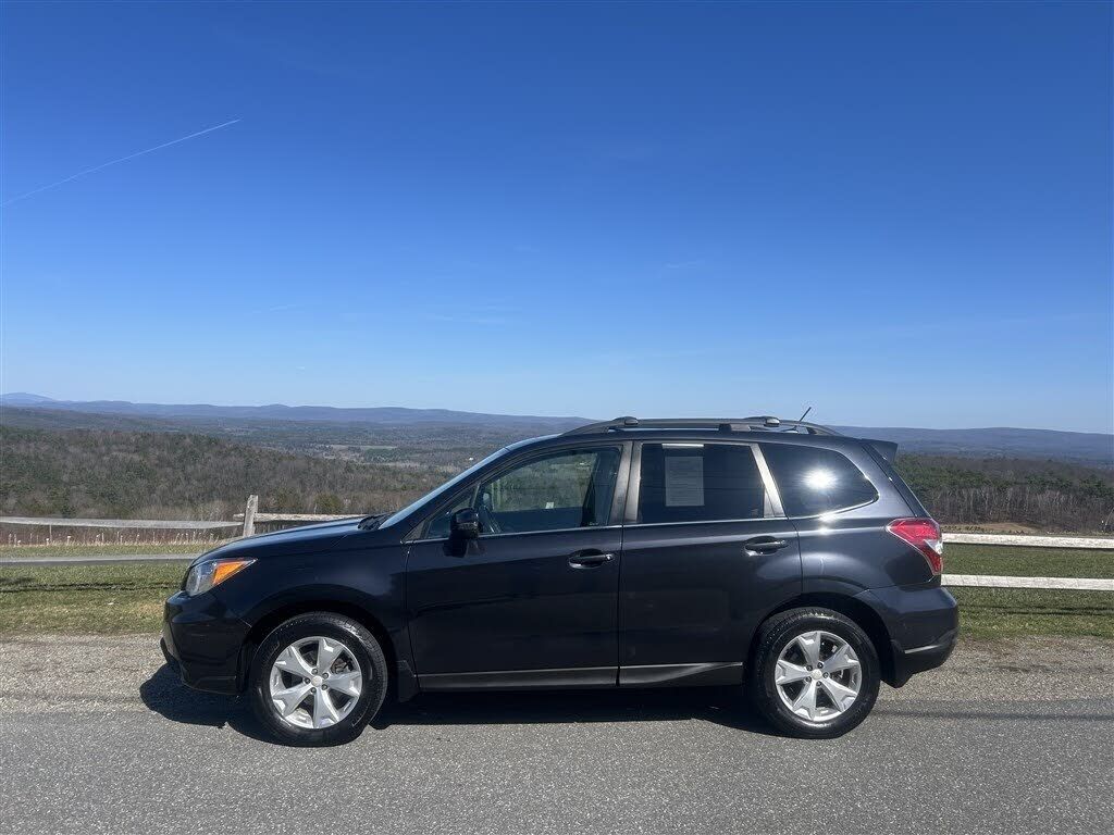 2014 SUBARU Forester