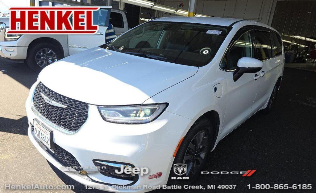 2023 CHRYSLER Pacifica