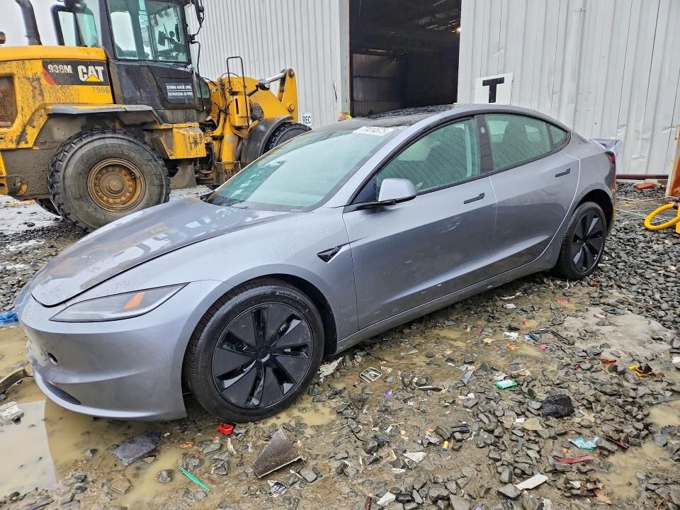 2025 TESLA Model 3