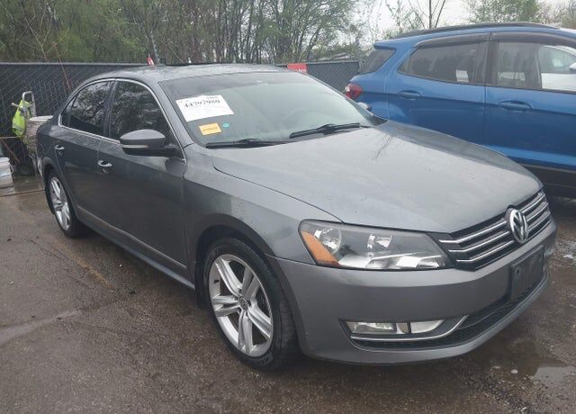 2014 VOLKSWAGEN Passat
