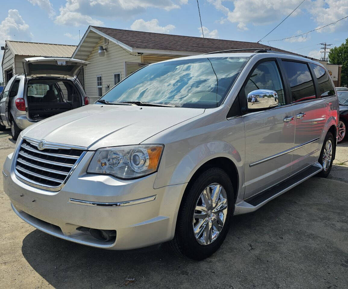2008 CHRYSLER Town and Country