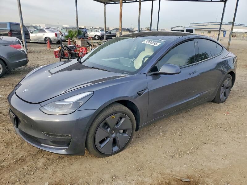 2022 TESLA Model 3