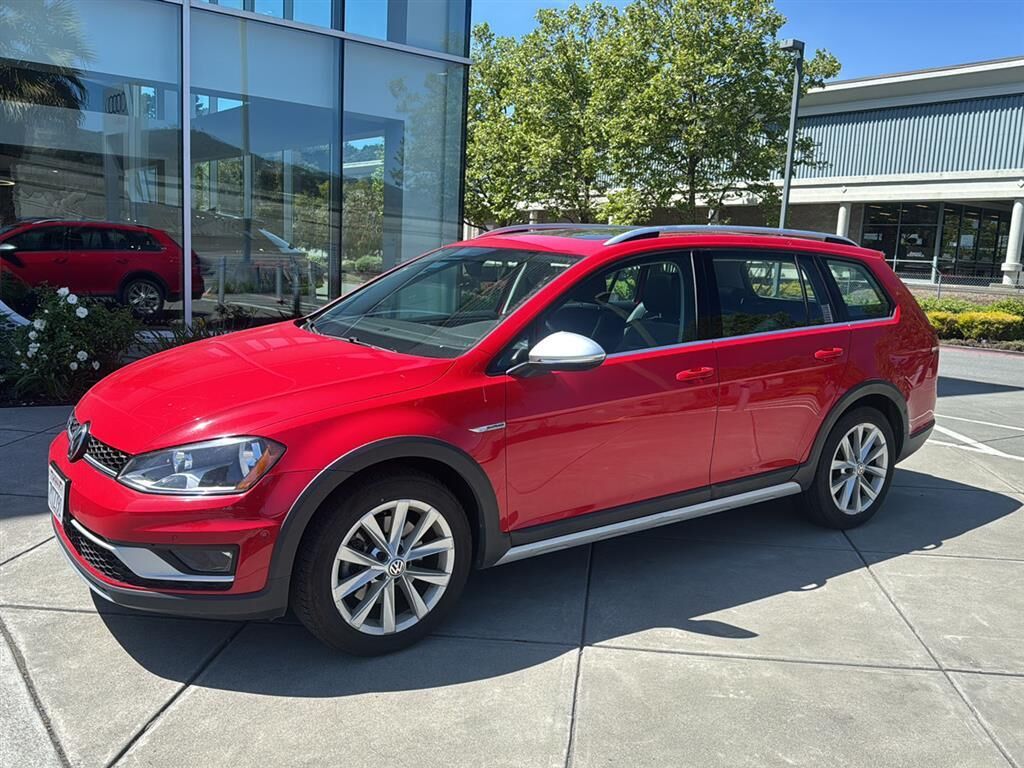 2017 VOLKSWAGEN Golf Alltrack