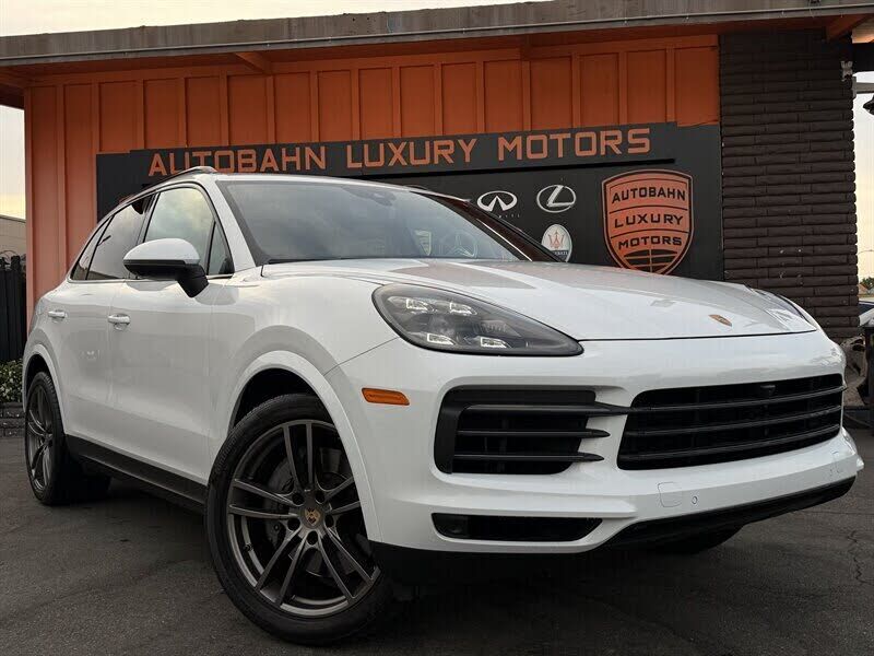2023 PORSCHE Cayenne