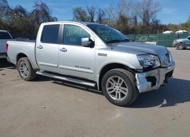 2011 NISSAN Titan