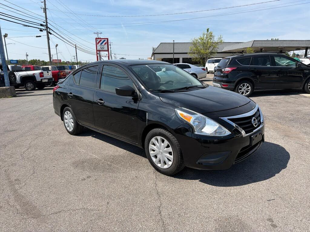 2017 NISSAN Versa