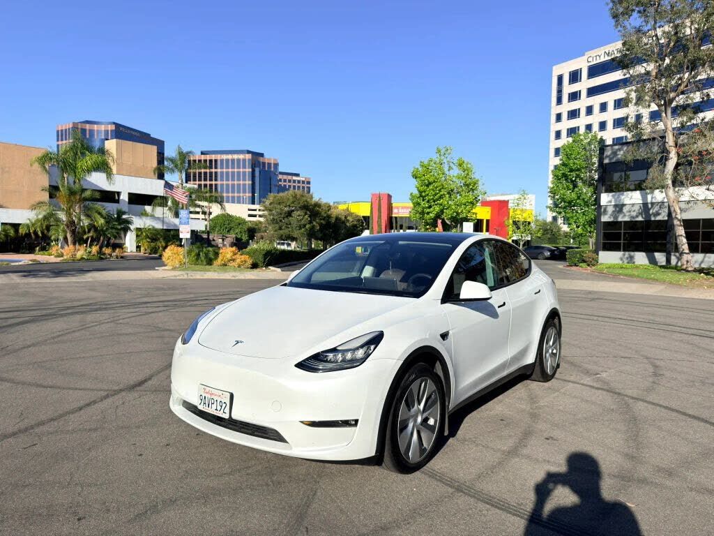 2022 TESLA Model Y