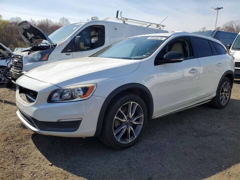 2015 VOLVO V60