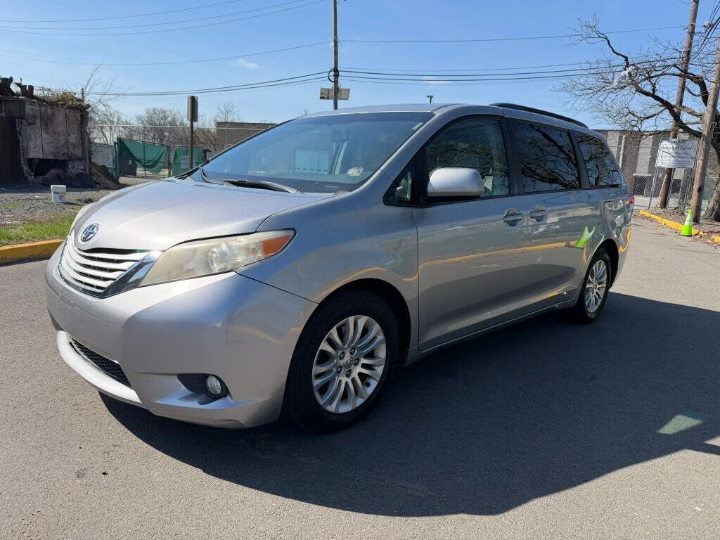 2014 TOYOTA Sienna
