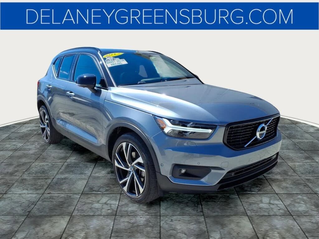 2019 VOLVO XC40