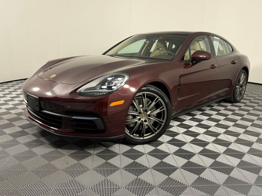2019 PORSCHE Panamera
