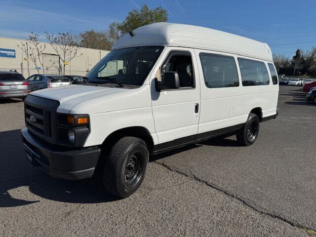 2013 FORD E-350