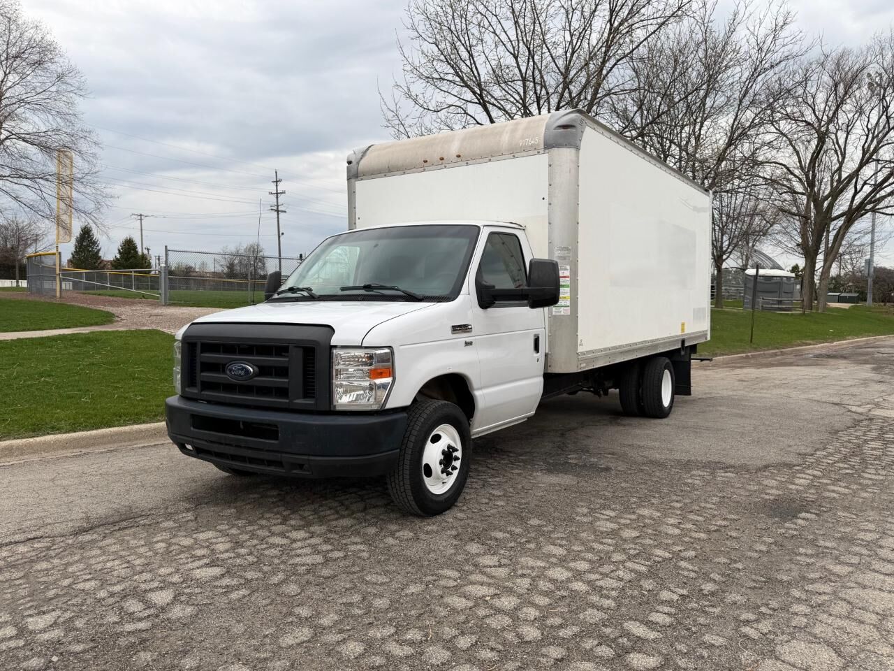 2019 FORD E-350